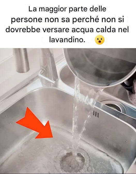 Perché dovresti smettere di versare acqua bollente nel lavandino