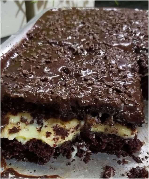 Torta Cuore di Cioccolato: Delizia Soffice con Ripieno a Sorpresa