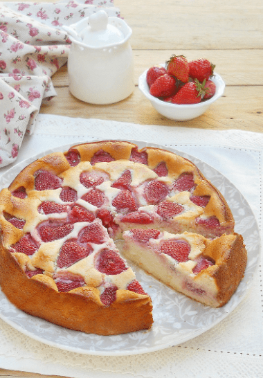 Torta Leggera alla Ricotta e Fragole: il Dolce della Primavera Senza Farina né Burro