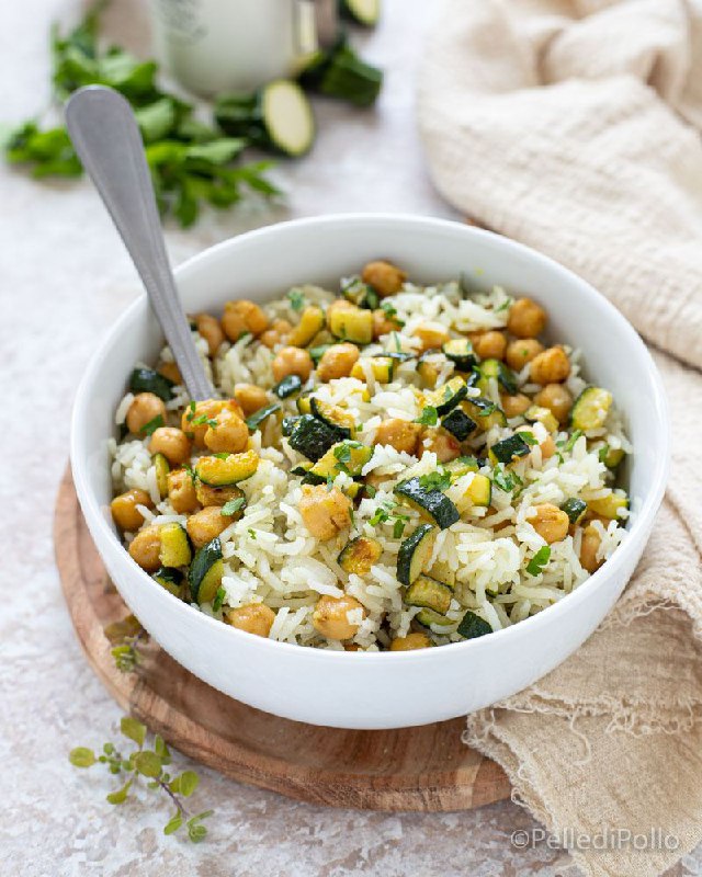 Insalata di riso ceci e zucchine: fresca, veloce e irresistibilmente leggera!