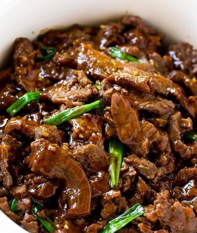 “Manzo Mongolo a Fuoco Lento: Un’Esplosione di Sapori Asiatici nella Tua Cucina!”