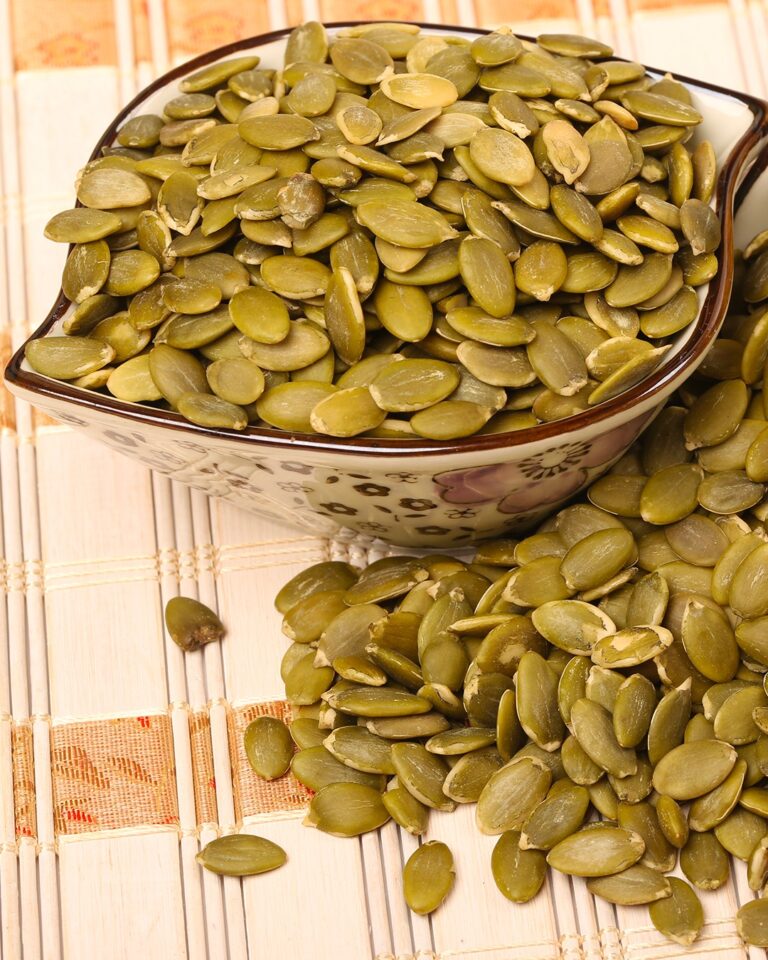 Semi del Benessere: Piccoli Scrigni di Salute da Includere Ogni Giorno