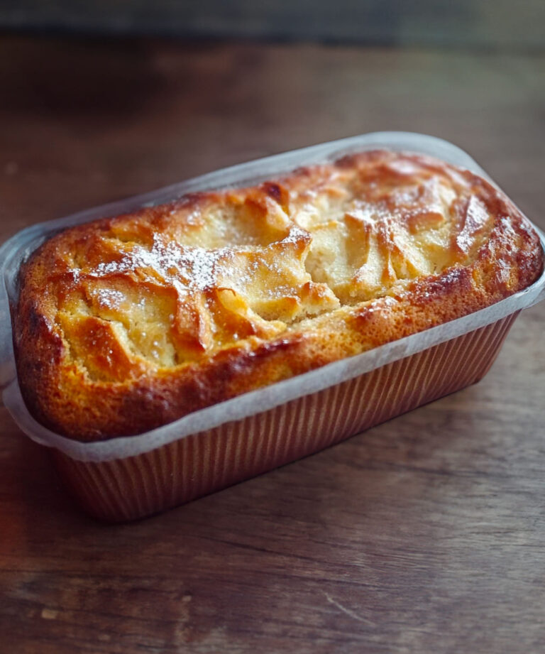 Torta di Mele Soffice come una Nuvola: Il Dolce della Tradizione che Si Scioglie in Bocca