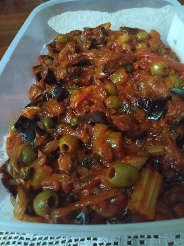 Caponata Siciliana: Il Cuore Mediterraneo in Ogni Boccone"