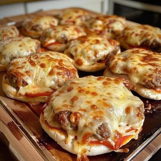 Mini Pizza Burger: Il Connubio Perfetto tra Due Classici Amatissimi