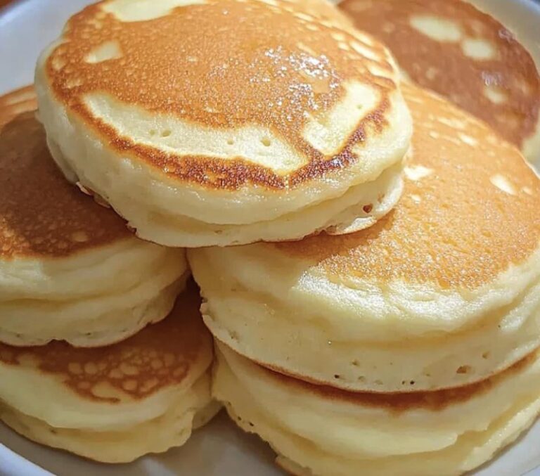 Pancake Soffici allo Yogurt e Mele: Una Colazione Sana e Gustosa”
