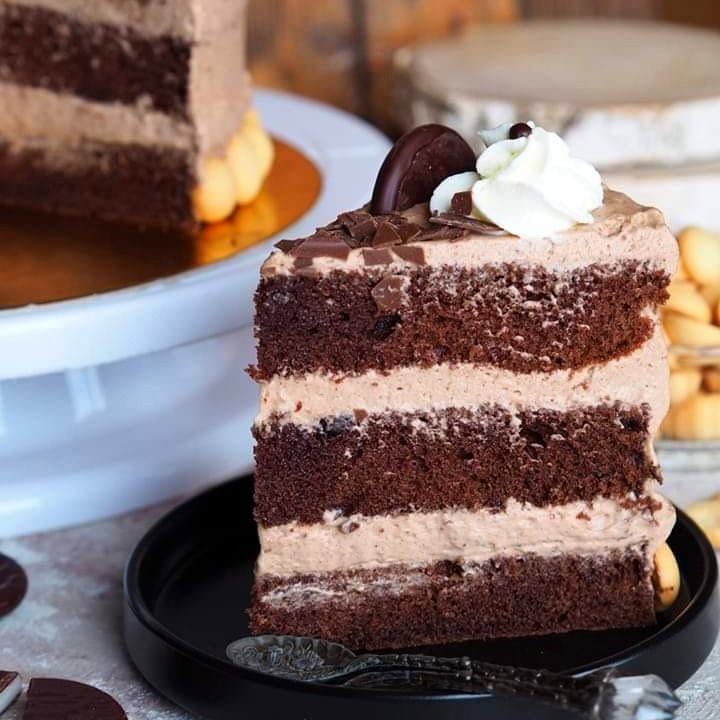 Torta Soffice Cioccomenta: Pan di Spagna al Cioccolato con Crema alla Menta