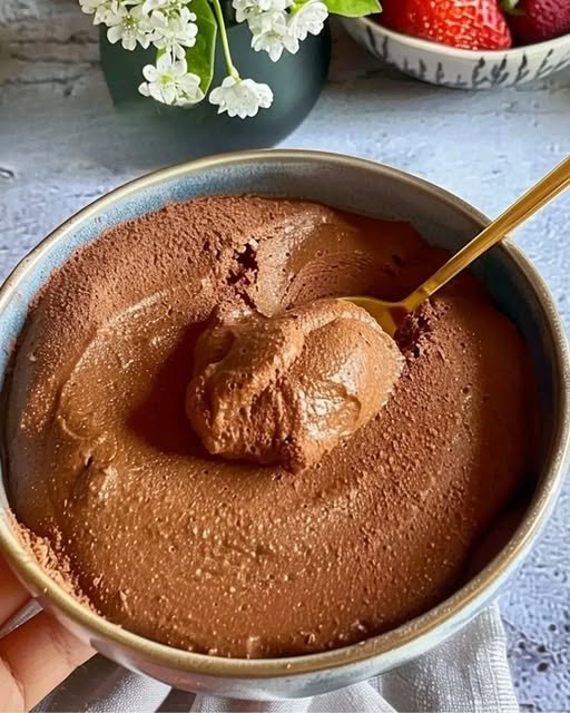 Mousse Incanto: La Magia del Cioccolato in Stile Pierre Hermé”