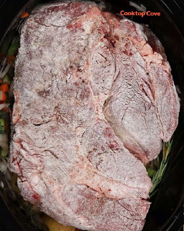 Stracotto di Carne Morbida alla Cottura Lenta: Una Delizia che si Scioglie in Bocca