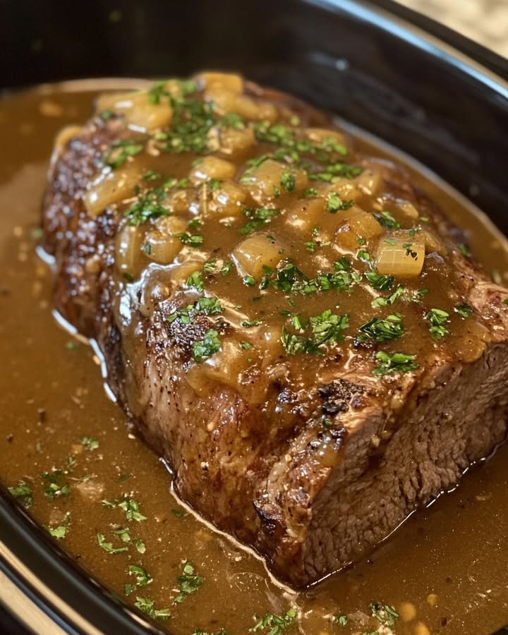 Il Sovrano della Tavola: Lo Sformato Amish che Fa Tornare Tutti a Casa