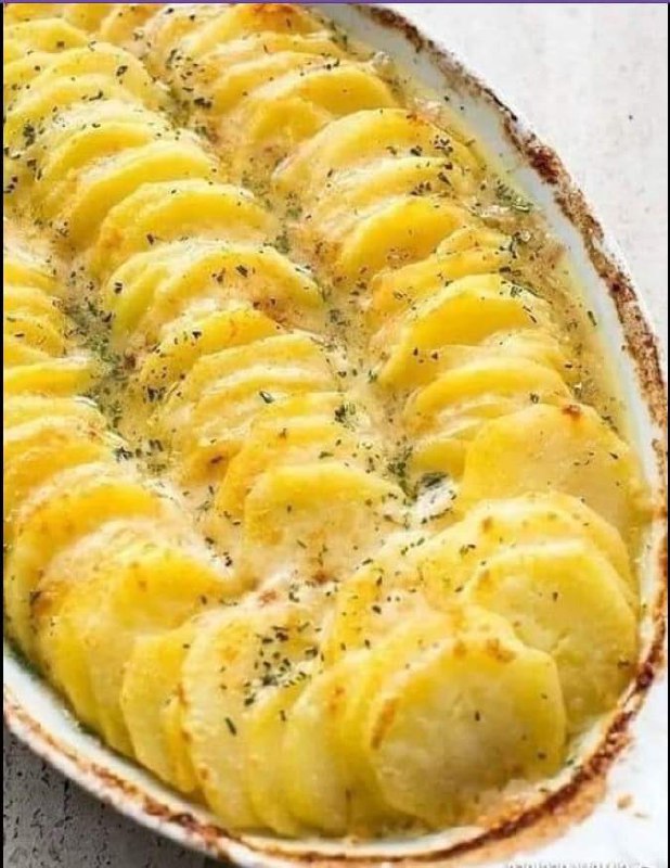 Patate Croccanti al Formaggio e Aglio: La Ricetta Semplice Che Ti Conquisterà al Primo Morso"