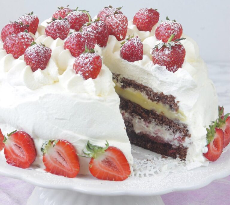 Torta Soffice al Cioccolato con Cuore Morbido: Un Dolcissimo Abbraccio Casalingo