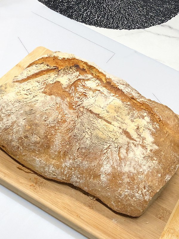 “Il Profumo del Portogallo: Pane Tradizionale Fatto in Casa come una Volta”