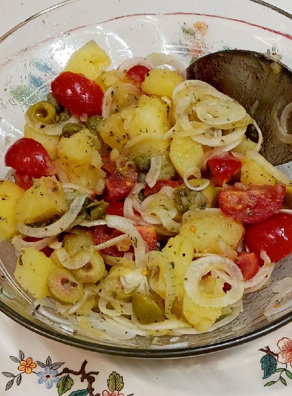 “L’isola nel piatto: l’Insalata Pantesca che profuma di mare e tramonti”