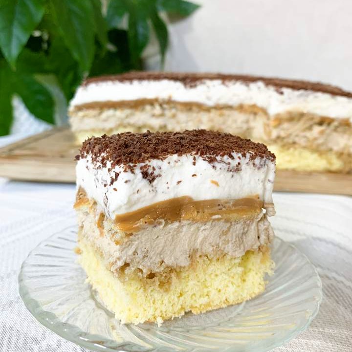 Torta Kajmaczek: Il Dolce Segreto della Felicità – Strati Cremosi tra Cracker, Caffè e Caramello 