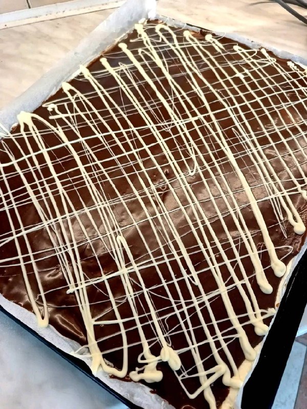 Torta alla Crema della Nonna: Il Segreto Che Profuma di Ricordi”