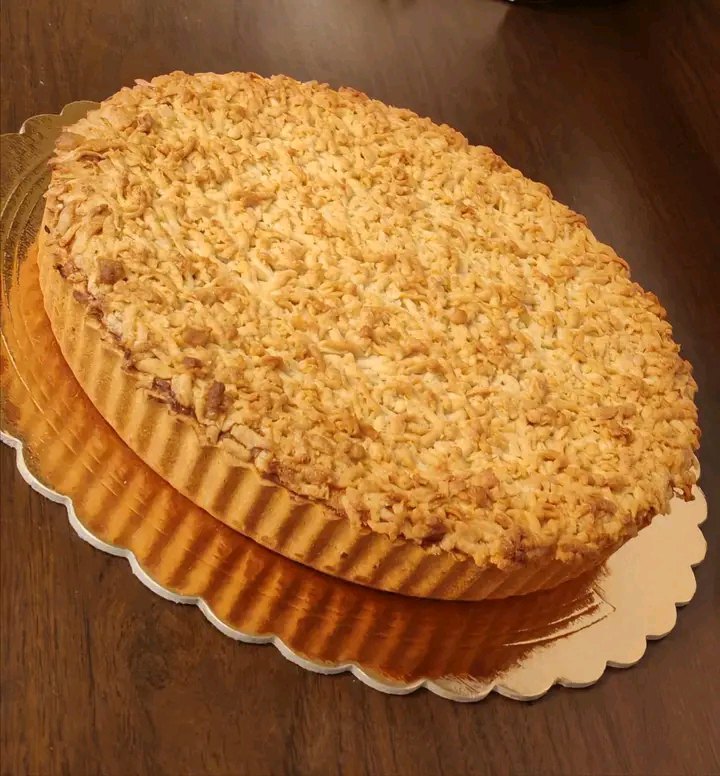 Crostata della Nonna con un Twist: La Ricetta di Famiglia Rivisitata che Sorprende Tutti”