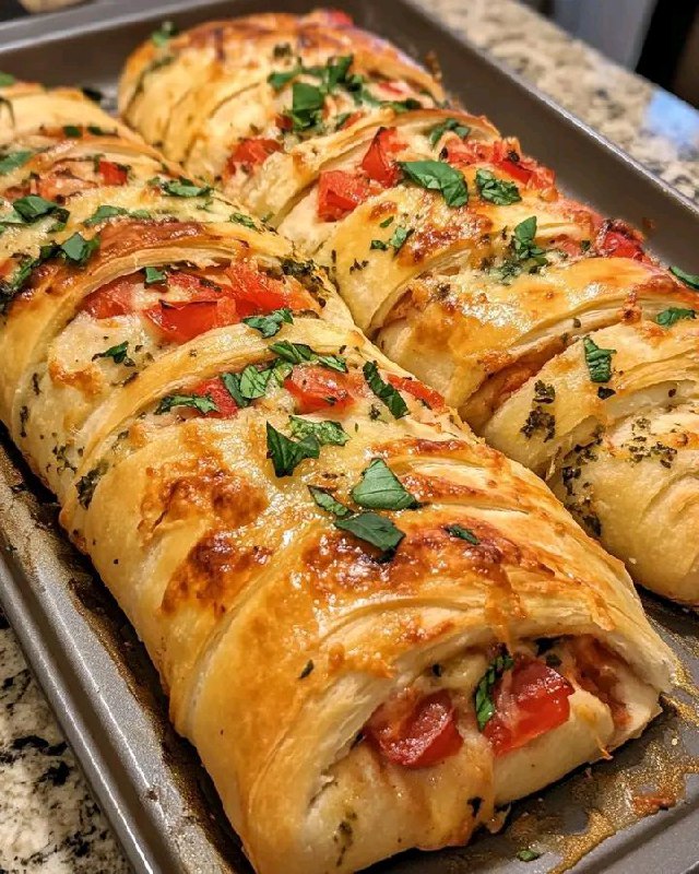 Sfoglia Rustica al Pomodoro e Formaggio: la Ricetta Veloce che Conquista Tutti