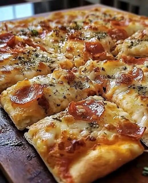 Pizza in Teglia: La Ricetta Facile per una Pizza Soffice e Croccante a Casa