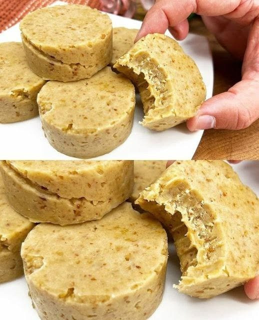 Biscotti morbidi e sani con banana, burro d’arachidi e gocce di cioccolato