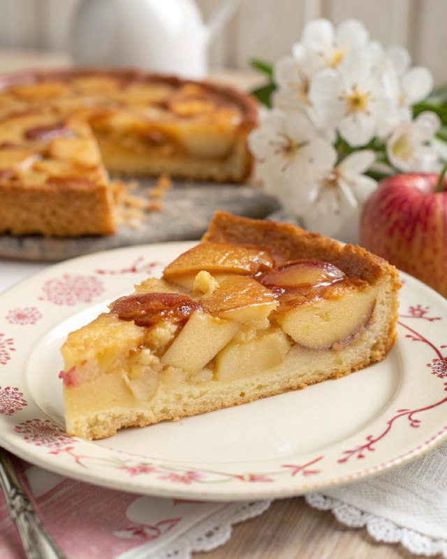 Crostata di Mele e Crema: il dolce che profuma di casa 