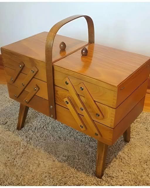 Un oggetto nostalgico che evoca ricordi: a cosa serviva? La generazione più anziana ne conosce sicuramente lo scopo originale!