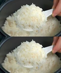 Verso acqua bollente sul riso! L’ho imparato in un ristorante. È il riso più delizioso che abbia mai mangiato.