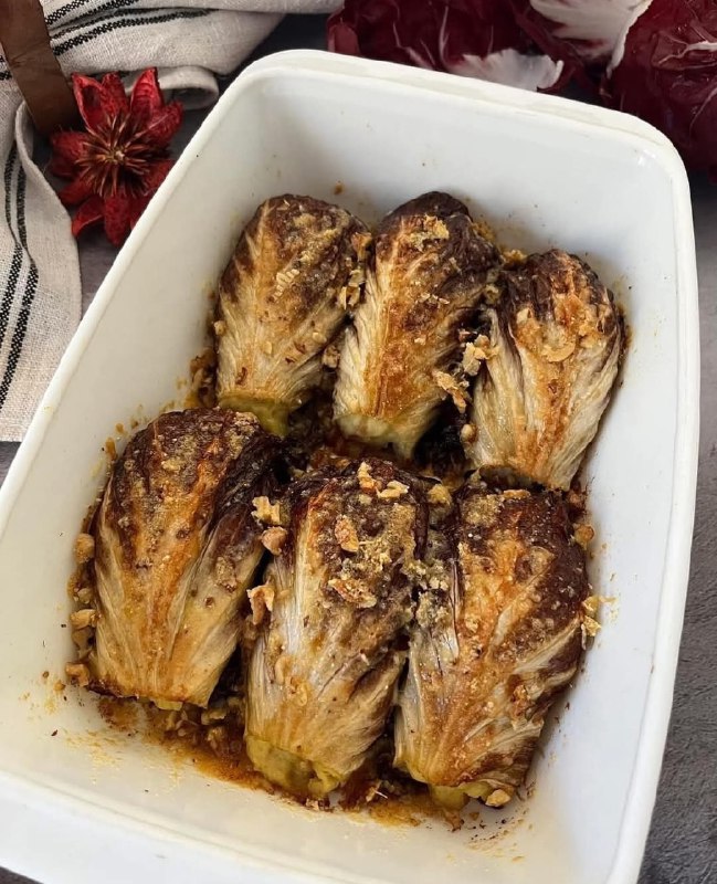 Involtini di Radicchio alle Noci e Olio d’Oliva: Un Tesoro di Gusto e Croccantezza!