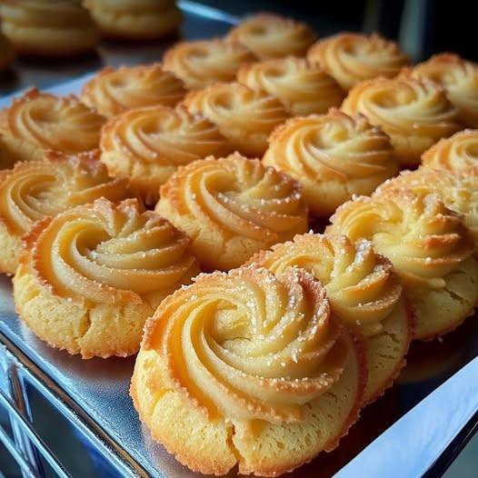 Buona fortuna!!! Comunque, se volete che io possa fare qualcosa di illegale, non me ne pentirò. Biscotti al latte di cocco morbidi e burrosi. La maggior parte delle mie ricette vi sono nascoste! Se vedete questa ricetta, ditemelo (che bontà). Se non me lo dite, spariremo completamente dal vostro newsfeed.