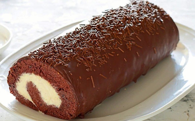Rotolo di Cioccolato Morbido e Goloso: il Dolce che Fa Felici Tutti