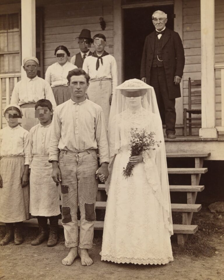 Suo padre diede in sposa la figlia, cieca dalla nascita, a un mendicante, e ciò che accadde in seguito sconvolse molti. Zainab non aveva mai visto il mondo, ma ne sentiva la crudeltà a ogni respiro. Era nata cieca in una famiglia che dava valore alla bellezza sopra ogni altra cosa. Le sue due sorelle erano ammirate per i loro occhi meravigliosi e le loro figure aggraziate, mentre Zainab era trattata come un peso: