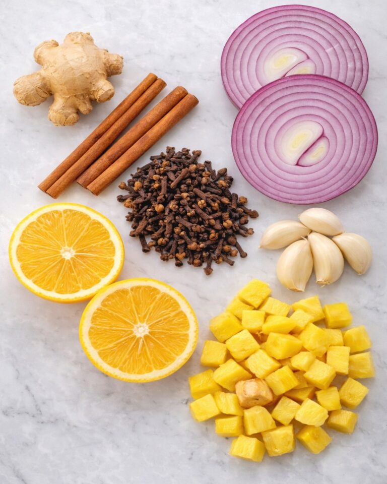 Fai bollire cannella, chiodi di garofano, aglio, zenzero, limone e cipolla per 15 minuti: il tuo corpo sentirà la differenza già dal terzo giorno.