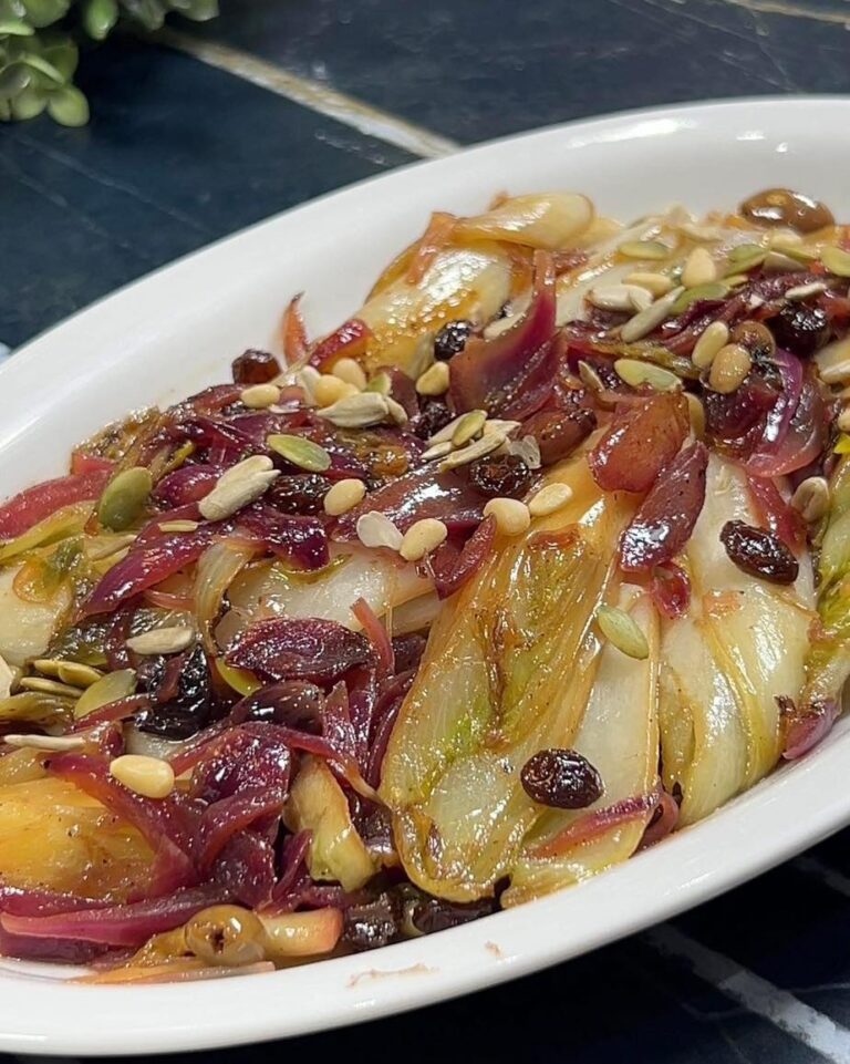 Indivia belga in agrodolce con cipolla e olive