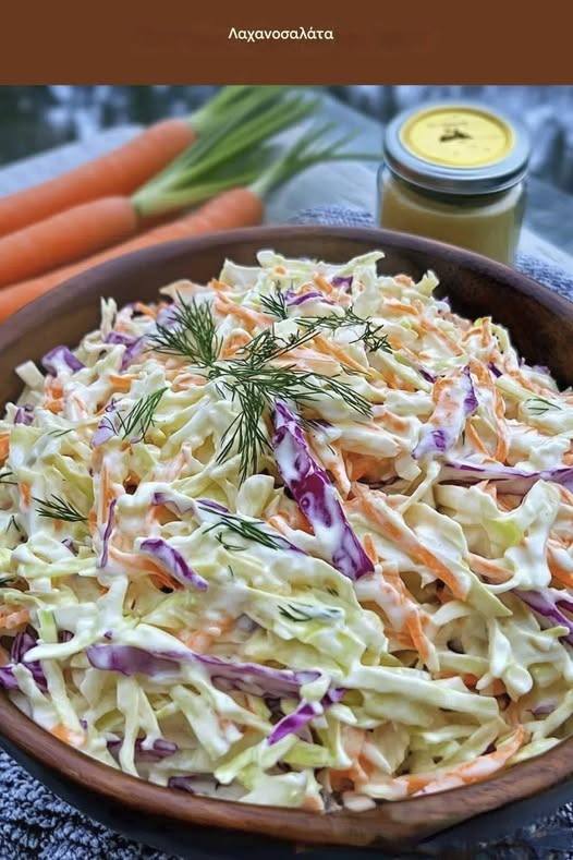 Mangio quest'insalata giorno e notte e sto perdendo peso velocemente. Ricette ipocaloriche, perfette per un pasto veloce. L'ho inviata a tutti coloro che mi hanno ringraziato.