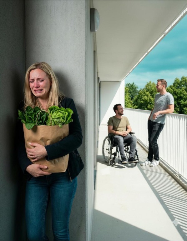 Dopo cinque anni passati a lavarlo, portarlo in braccio e vivere come sua infermiera 24 ore su 24, ho sentito mio marito paralizzato ridere con uno sconosciuto: "È una serva gratis... un'idiota utile". In quel preciso istante, la moglie sottomessa morì. E nacque la vendicatrice silenziosa, colei che lo avrebbe lasciato senza un soldo.