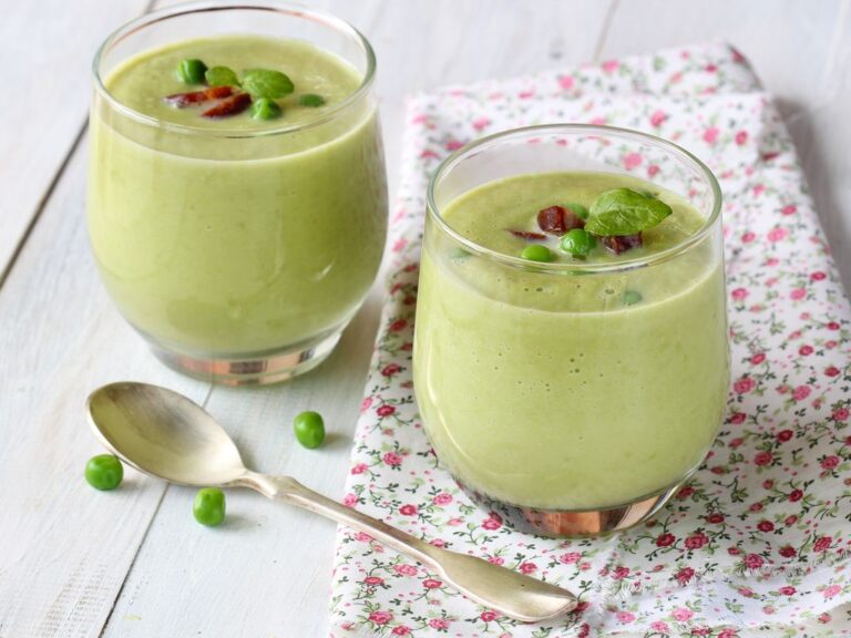 Crema di piselli con pancetta in bicchierini
